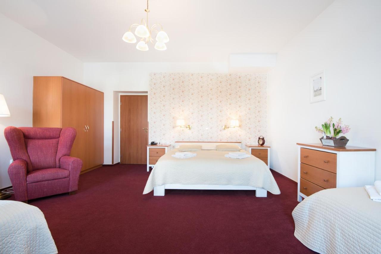 Hotel Posta Sobotka Ngoại thất bức ảnh
