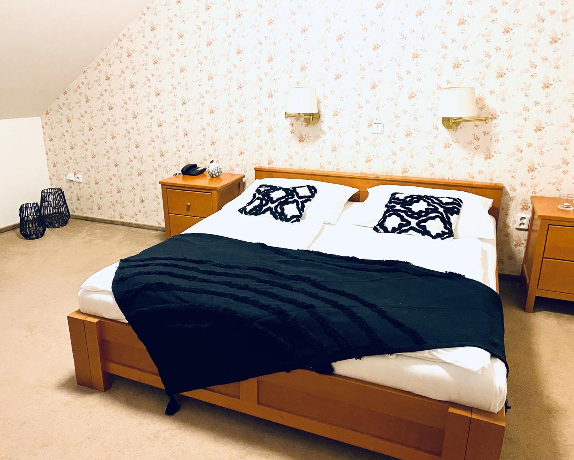 Hotel Posta Sobotka Ngoại thất bức ảnh