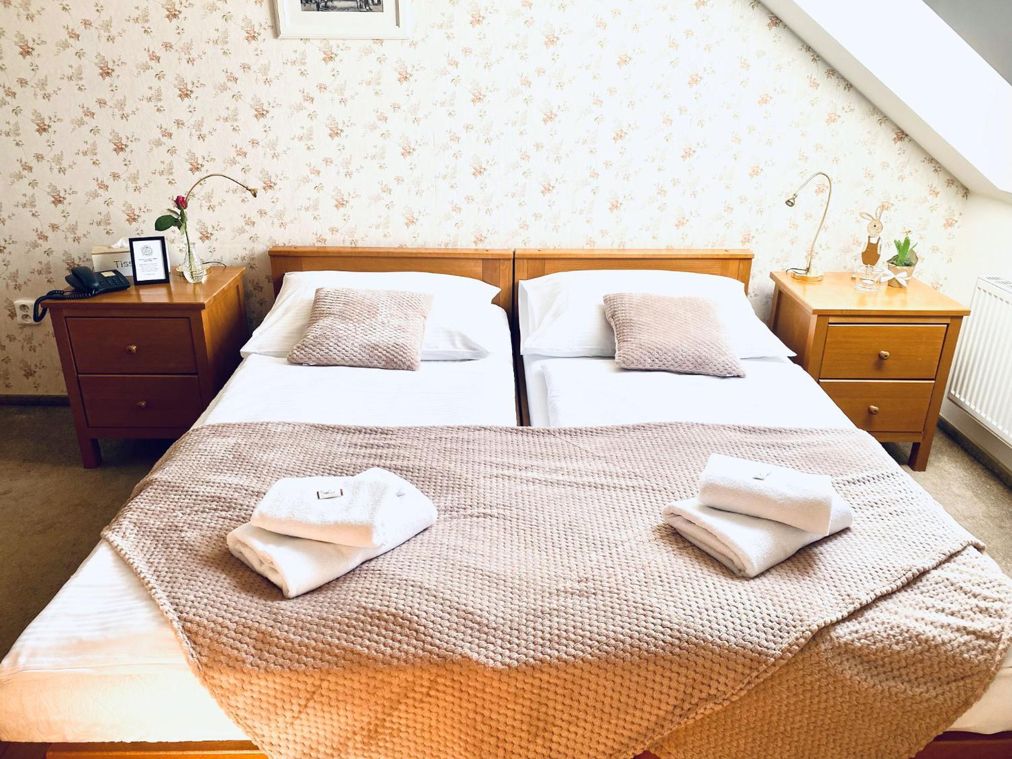 Hotel Posta Sobotka Ngoại thất bức ảnh