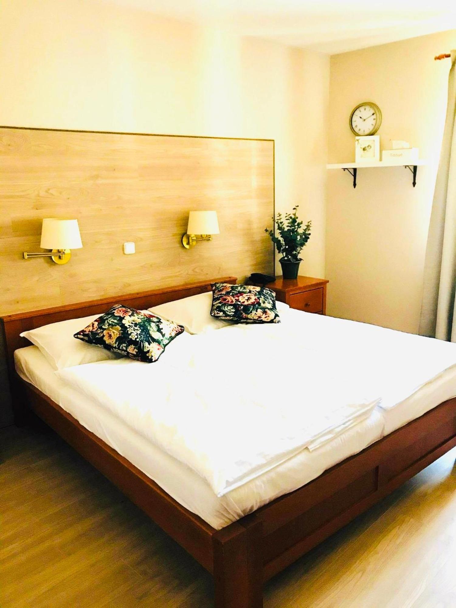 Hotel Posta Sobotka Ngoại thất bức ảnh