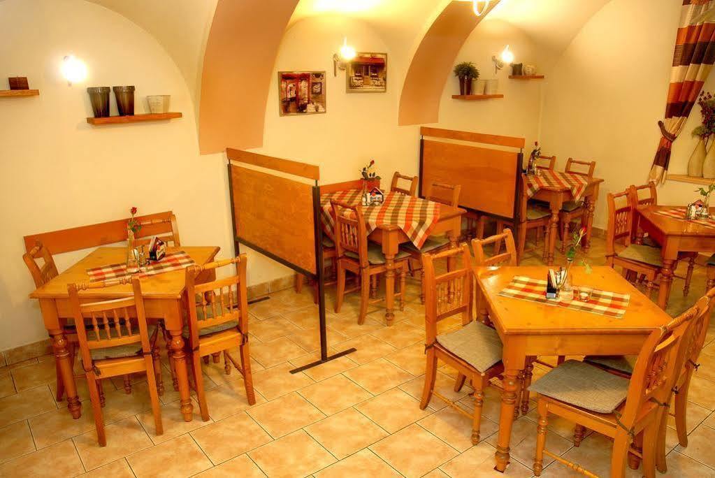 Hotel Posta Sobotka Ngoại thất bức ảnh