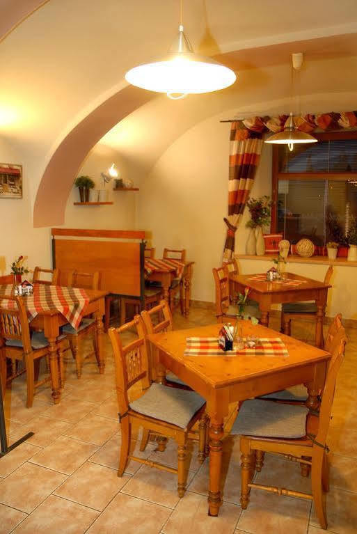 Hotel Posta Sobotka Ngoại thất bức ảnh