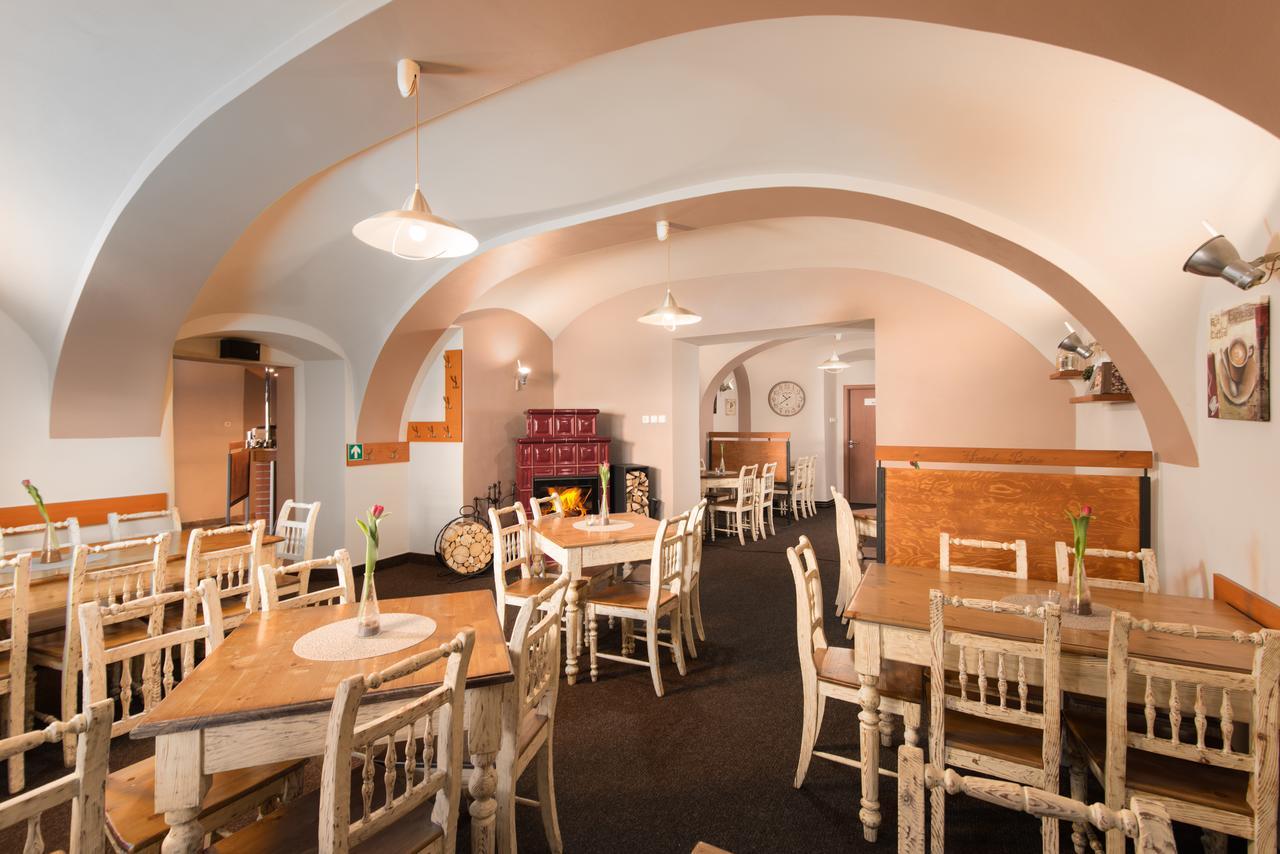 Hotel Posta Sobotka Ngoại thất bức ảnh