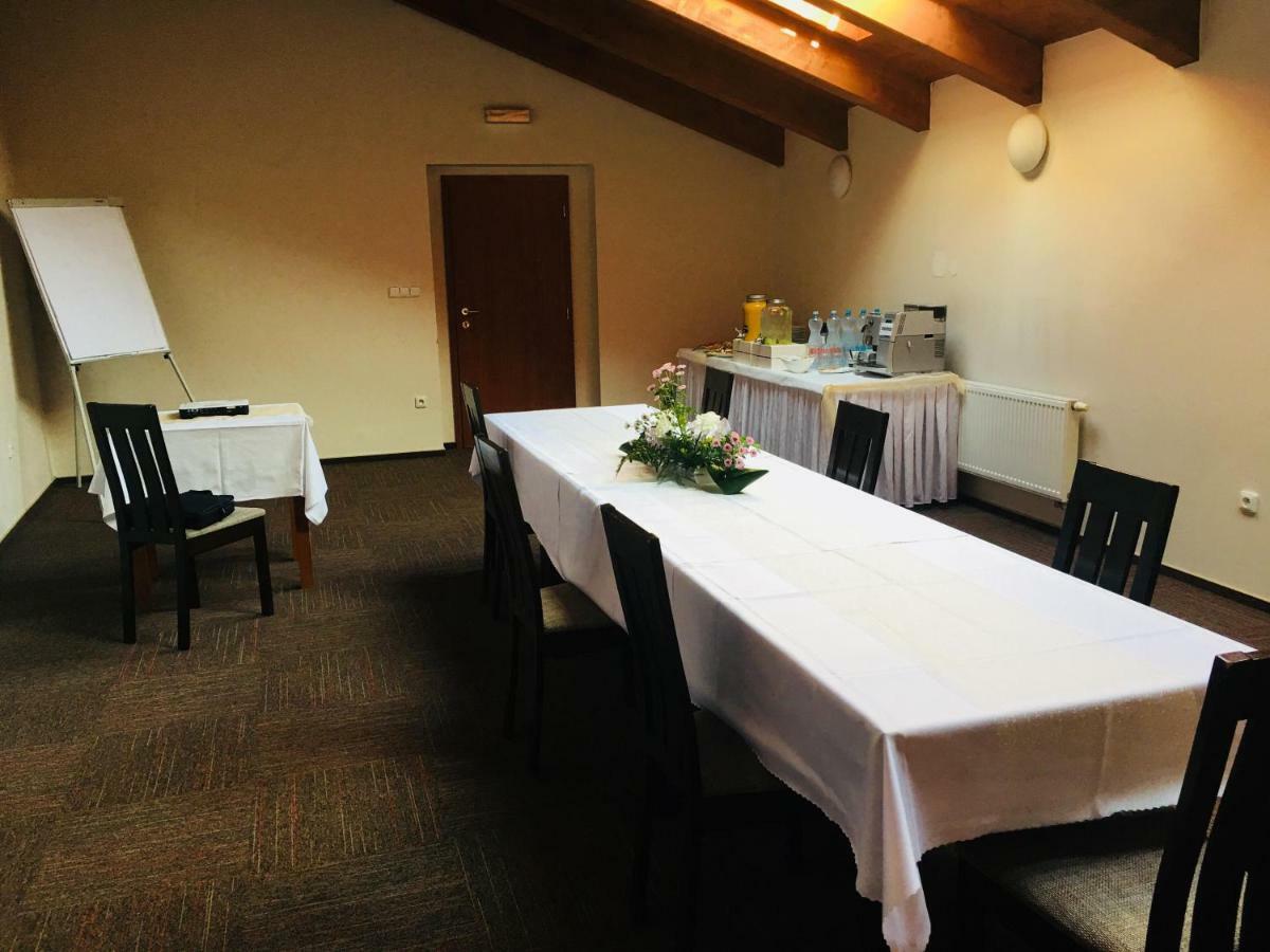 Hotel Posta Sobotka Ngoại thất bức ảnh